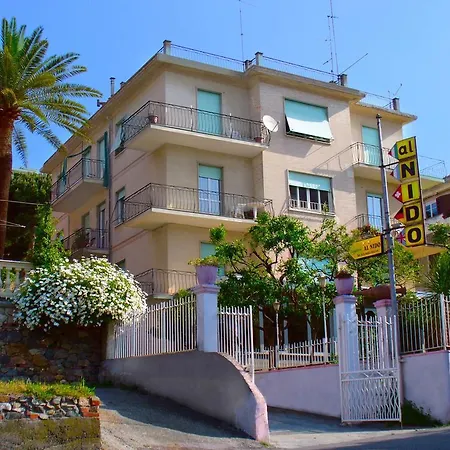 Guest house Soggiorno Al Nido 2*